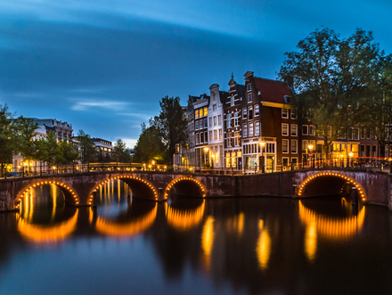 Des bruits de couloir racontent qu'Amsterdam serait l'une des meilleures villes d'Europe où célébrer le Nouvel An. Des bruits de couloir racontent qu'Amsterdam serait l'une des meilleures villes d'Europe où célébrer le Nouvel An.