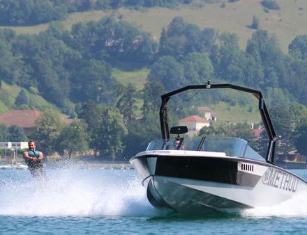 La nouvelle marque de bateaux de glisse a signé un partenariat avec la FFSNW. Nautisme Article