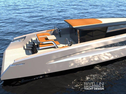 Le Velar 70 dispose d'une double barre à roue dans le cockpit pour naviguer au grand air...  Le Velar 70 dispose d'une double barre à roue dans le cockpit pour naviguer au grand air...