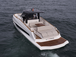 L'Astondoa 377 Coupé : un bateau sportif et élégant à découvrir à Düsseldorf 