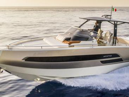 Une série spéciale du GT 320 est présentée à Dusseldorf par le chantier italien. Nautisme Article