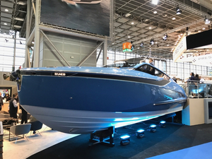 Fairline sort son premier bateau hors-bord