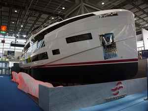 Sirena Yachts à Düsseldorf avec trois superyachts : voile et moteur !