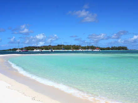« Nous avons beaucoup d'îles qui entourent le pays. Certaines sont très touristiques et donc faciles d'accès, d'autres comme l'île Plate sont moins connues mais regorgent d'histoires passionnantes. » 