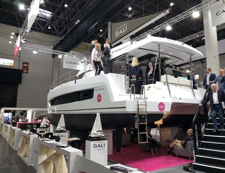 En avant-première mondiale, le Bali Catspace est un nouveau concept de catamaran pour la croisière. Nautisme Article