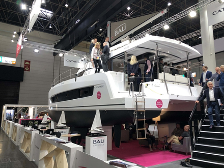 En avant-première mondiale, le Bali Catspace est un nouveau concept de catamaran pour la croisière. En avant-première mondiale, le Bali Catspace est un nouveau concept de catamaran pour la croisière.