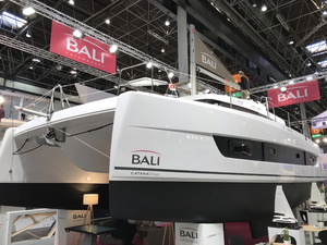 Bali Catspace : un « petit » catamaran à quatre cabines