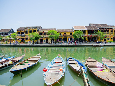 Le paysage architectural extrêmement bien conservé de la ville de Hôi An vous transportera au 16e siècle.
