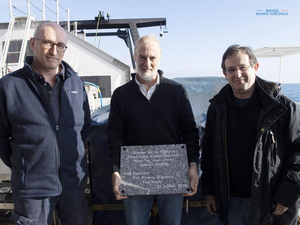 Une plaque commémorative sous-marine pour La Minerve