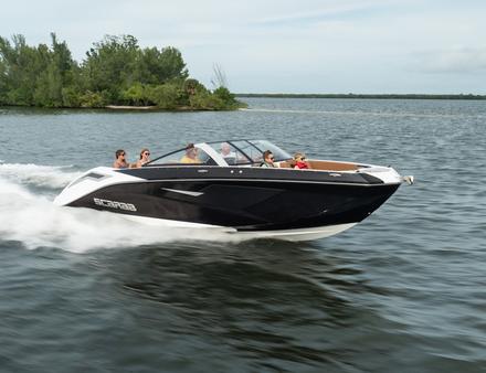 Plein gaz pour le Scarab 285 ID, une nouveauté 2020 qui décoiffe ! Nautisme Article