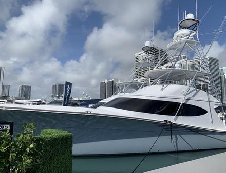 A bord du GT65, tout a été pensé pour la pêche au gros : large cockpit, tower-fish et de nombreux rangements pour le matériel. Nautisme Article