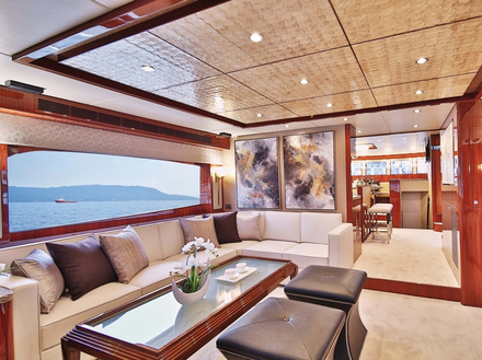 Le chantier propose plusieurs conceptions d'aménagement pour l'intérieur du yacht. Nautisme Article