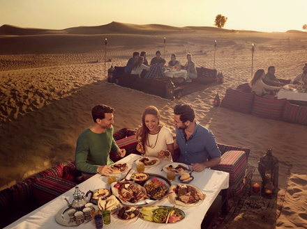 Si 90% de la population de Dubaï est étrangère, la ville a su garder sa culture, notamment autour de la nourriture.