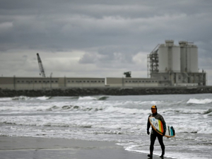 Neuf ans après l'accident, on surfe toujours à Fukushima