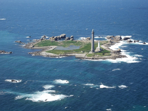 L'île Vierge et ses deux phares historiques bientôt transformés en maison d'hôtes ?