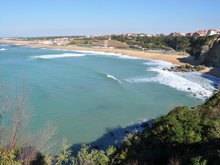 Sur la Côte basque, nos confrères de Sud Ouest précise "qu'un arrêté préfectoral devrait être publié bientôt pour restreindre l'accès aux plages." Sur la Côte basque, nos confrères de Sud Ouest précise "qu'un arrêté préfectoral devrait être publié bientôt pour restreindre l'accès aux plages."