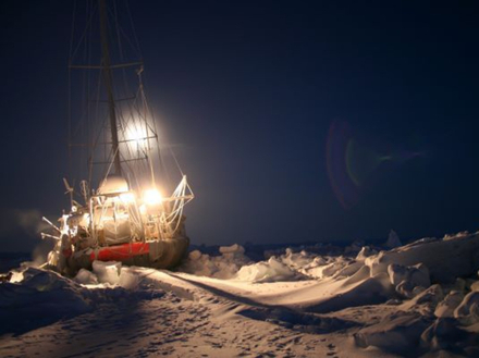 Tara pendant la dérive en Arctique en 2006 Tara pendant la dérive en Arctique en 2006