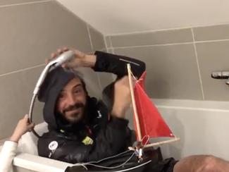 Vidéo : Louis Burton déjà dans le bain du...