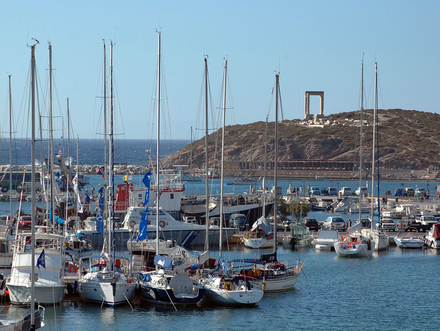 Le port de Naxos, aujourd'hui totalement fermé, sauf pour le transport de marchandises de première nécessité entre les îles.
