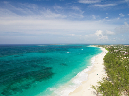 "Toutes les plages sont fermées, les restaurants... En effet, les îles sont plus fragiles s'il y a propagation." "Toutes les plages sont fermées, les restaurants... En effet, les îles sont plus fragiles s'il y a propagation."