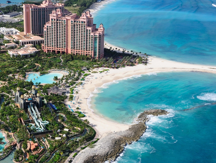 "Les Bahamas sont différents de la Caraïbe traditionnelle, entièrement dans l'Atlantique, beaucoup plus au nord et du coup soumis à des périodes climatiques complètement différentes." "Les Bahamas sont différents de la Caraïbe traditionnelle, entièrement dans l'Atlantique, beaucoup plus au nord et du coup soumis à des périodes climatiques complètement différentes."