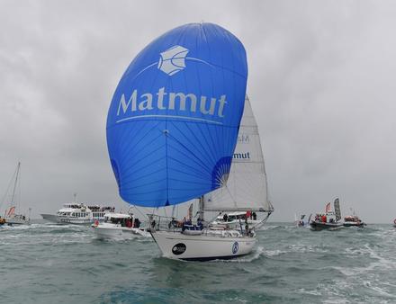 "J'ai toujours bien aimé les premières éditions : j'ai fait les deux premières Mini, les deux premiers Vendée Globe, le premier Golden Globe, le tour du monde en sens inverse... j'aime bien être pionnier." Nautisme Article