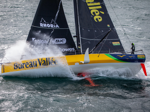 Louis Burton : « il faut arriver à mentaliser le globe et à le ramener à l'échelle d'une régate à la journée »