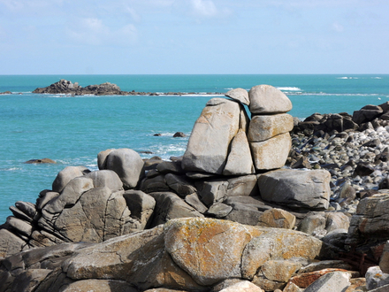 Le « Toull ar Zarpant » ou « Trou du Serpent » sur l'île de Batz. Le « Toull ar Zarpant » ou « Trou du Serpent » sur l'île de Batz.