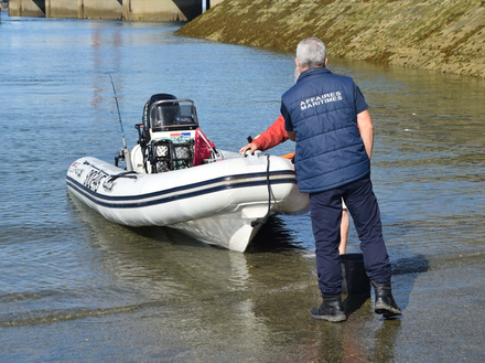 Les opérations de maintenance de navires de plaisance, dans le cadre d'opérations d'hivernage sur des chantiers, ne sont pas un motif valable de circulation à terre pour des particuliers. 