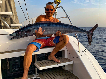 Cela fait désormais deux semaines que nous pêchons pour nous nourrir et pour nourrir nos enfants. Cela fait désormais deux semaines que nous pêchons pour nous nourrir et pour nourrir nos enfants.