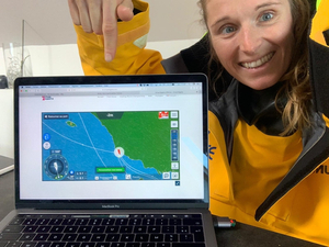 En confinement, Cécile Laguette navigue virtuellement avec ses sponsors 