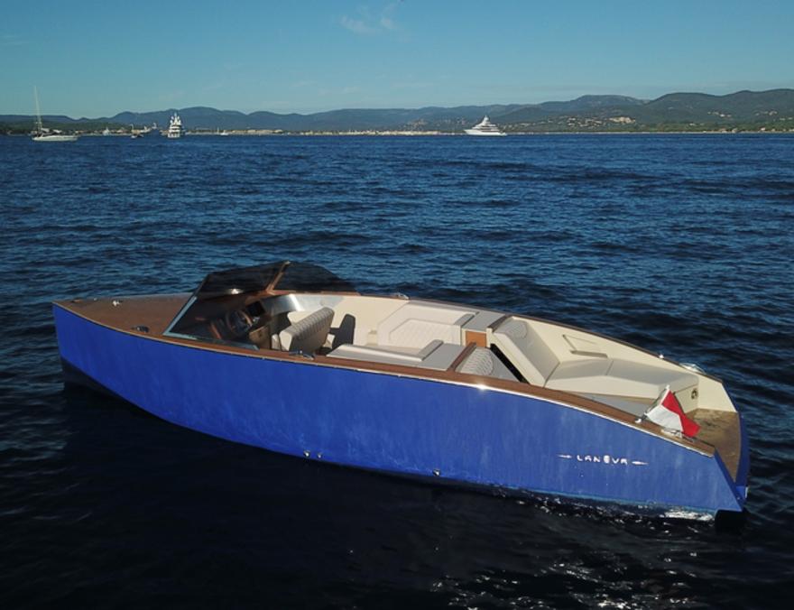 Lanéva Boats lance son bateau de luxe, 100% électrique et eco-friendly ...