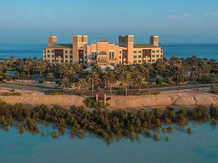 Cette île de 87km² abrite sur plus de la moitié de son territoire l'Arabian Wildlife Park, une vaste réserve animalière protégée.