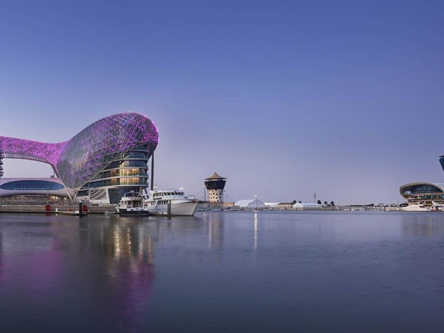 L'île Yas est surtout connue pour son circuit de Formule 1, qui accueille le Grand Prix d'Abu Dhabi chaque année. Nautisme Article