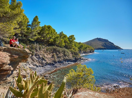 Nous nous préparons pour pouvoir recevoir bientôt de nouveau les touristes. Nous nous préparons pour pouvoir recevoir bientôt de nouveau les touristes.