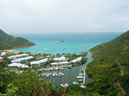 « Au moment de la fermture des frontières, nous étions à Saint-Martin. Nous avons donc décidé de rester sur l'île » explique Elodie.