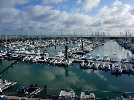 "A Port-Haliguen nous rouvrons le port dans son intégralité, ainsi que tous les services mais avec des limites de capacité."