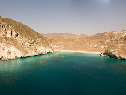 Dhofar Beach, sauvage, entre mer et montagne Dhofar Beach, sauvage, entre mer et montagne