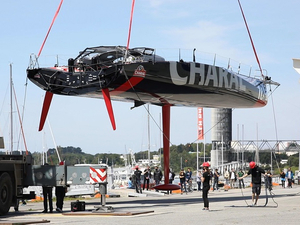 Vidéo : mise à l'eau de l'IMOCA Charal