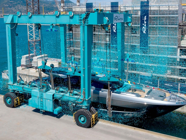 Dernière pépite du groupe Ferretti, le Riva Folgore a été mis à l'eau fin mai à La Spezia en Italie. Nautisme Article
