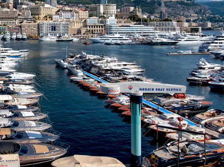 Installé au pied du Rocher depuis les années 50, Monaco Boat Service est une véritable institution du yachting. Sa clientèle fortunée arrive du monde entier. Installé au pied du Rocher depuis les années 50, Monaco Boat Service est une véritable institution du yachting. Sa clientèle fortunée arrive du monde entier.