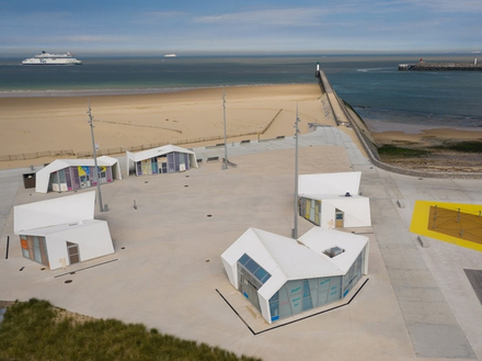 Le Village Gourmand en bord de mer.