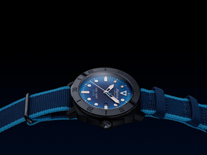 Alpina Gyre : une montre fabriquée à partir de déchets plastiques et engagée pour les océans