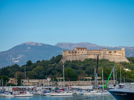 Évidemment que tout est toujours possible avec la reprise du tourisme mais c'est pour cela que nous avons mis en place toutes les mesures nécessaires afin de protéger les vacanciers. 