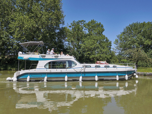 « Chez Nicols nous avons beaucoup de clients novices qui veulent tester la navigation fluviale cet été ! »