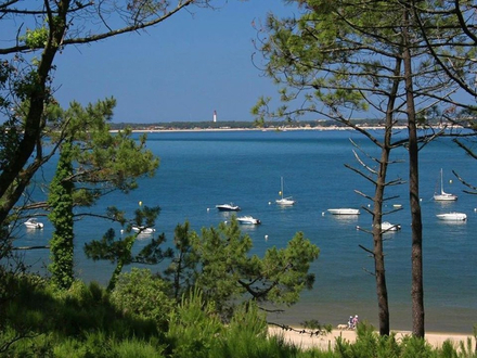 Nous avons 7 kilomètres de plage et elles sont ouvertes aux touristes sans aucune restriction si ce n'est le respect de la distanciation.