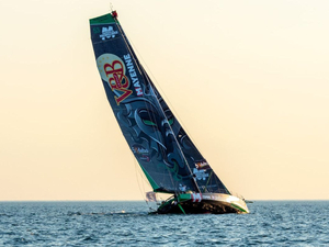 IMOCA V and B - Mayenne : Maxime Sorel, avec ses armes pour le Vendée Globe