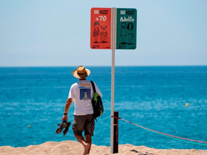 Des drones aux caméras, les plages espagnoles s'adaptent au virus