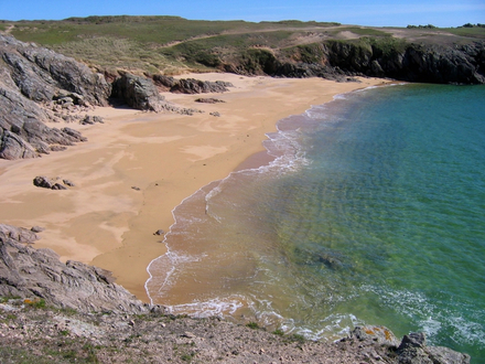 Je conseillerais vraiment aux gens de se rendre sur l'île d'Houat.