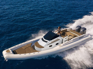 Deux semi-rigides Lomac en série limitée 